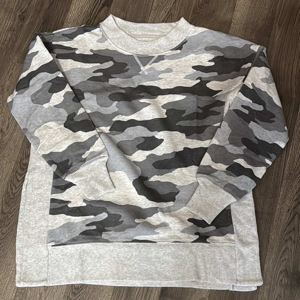 Camouflage Sweatshirt in Gray Tones